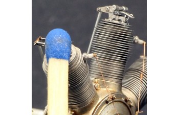 Oberursel U0 (early) German rotary aircraft engine with Garuda wooden propeller 1/32